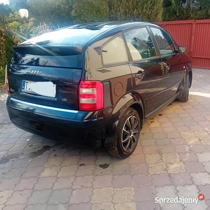 Audi A2 2002R Czarna 16 Benzyna 1600cm3