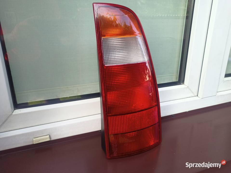 VW Polo III 6N kombi Vario lampa tył tylna prawa lampy tylne Sieradz