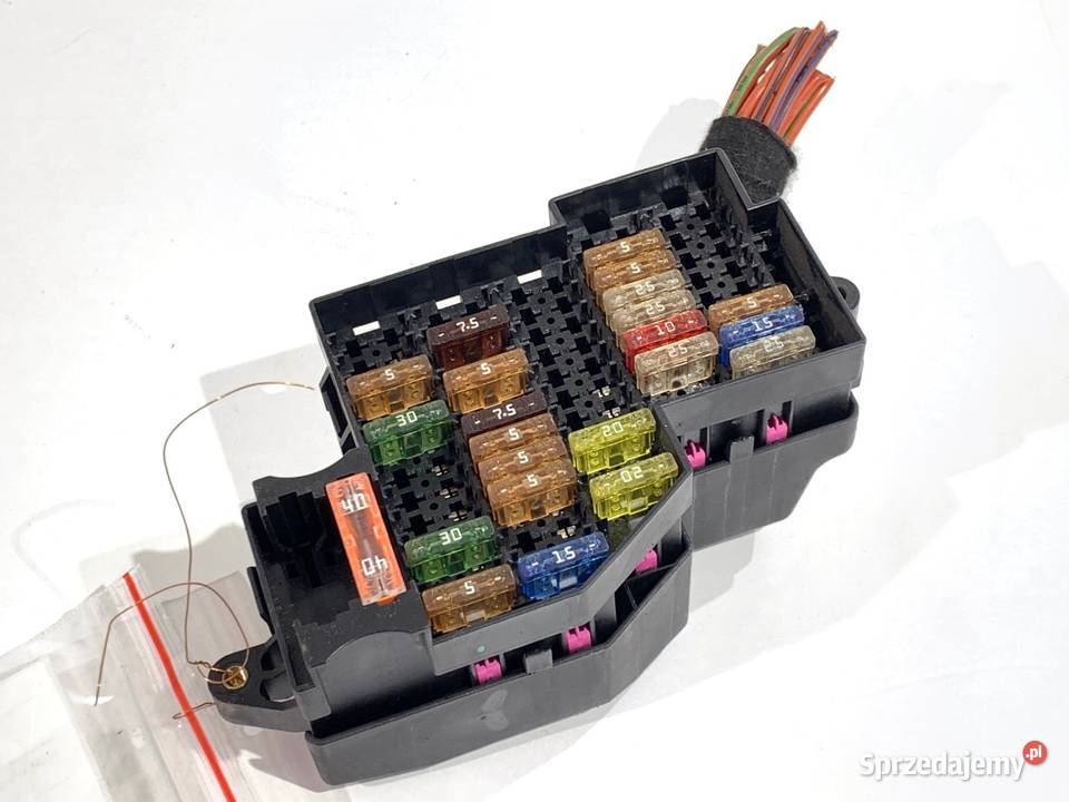 SKRZYNKA BEZPIECZNIKÓW PORSCHE PANAMERA sprzedam