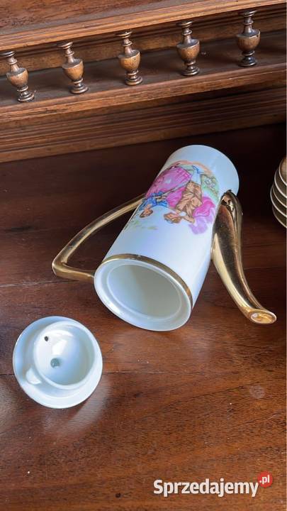 Dzbanek do kawy ze scenkami dworskimi Złocony sprzedam