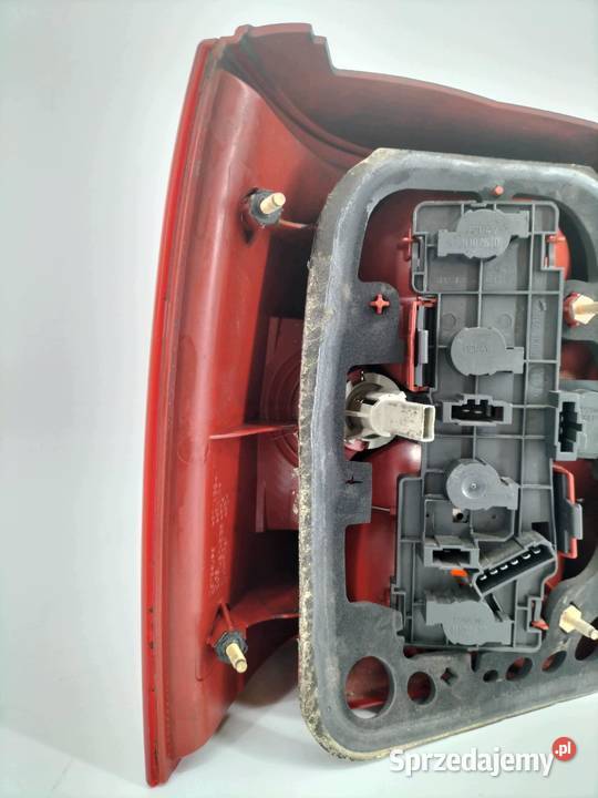 LAMPA TYŁ PRAWA KOMBI LIFT FL 3B9945096AA