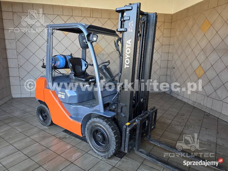 Wózek Widłowy TOYOTA 8FGF25 przesuw TOYOTA 8FG25 Wózki widłowe Lędziny