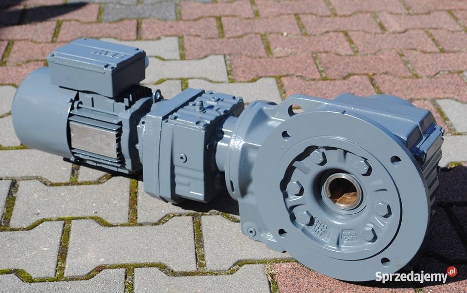 Motoreduktor kątowy 037kw 49obrmin z hamulcem