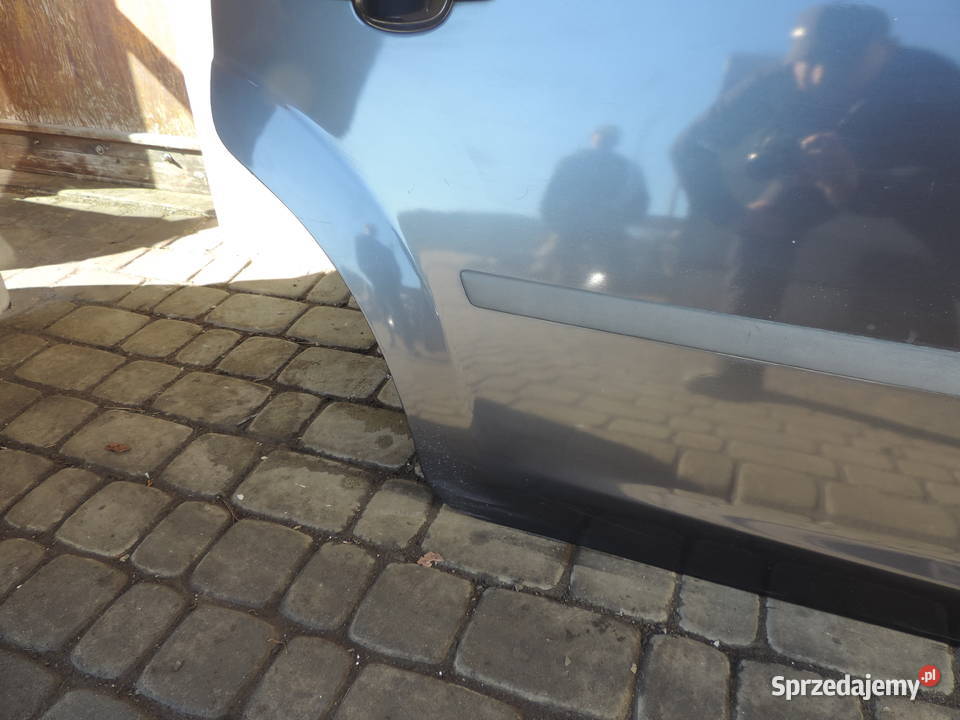 FORD FOCUS MK2 KOMBI DRZWI PRAWY TYŁ KOLOR H4 Nowy Sącz