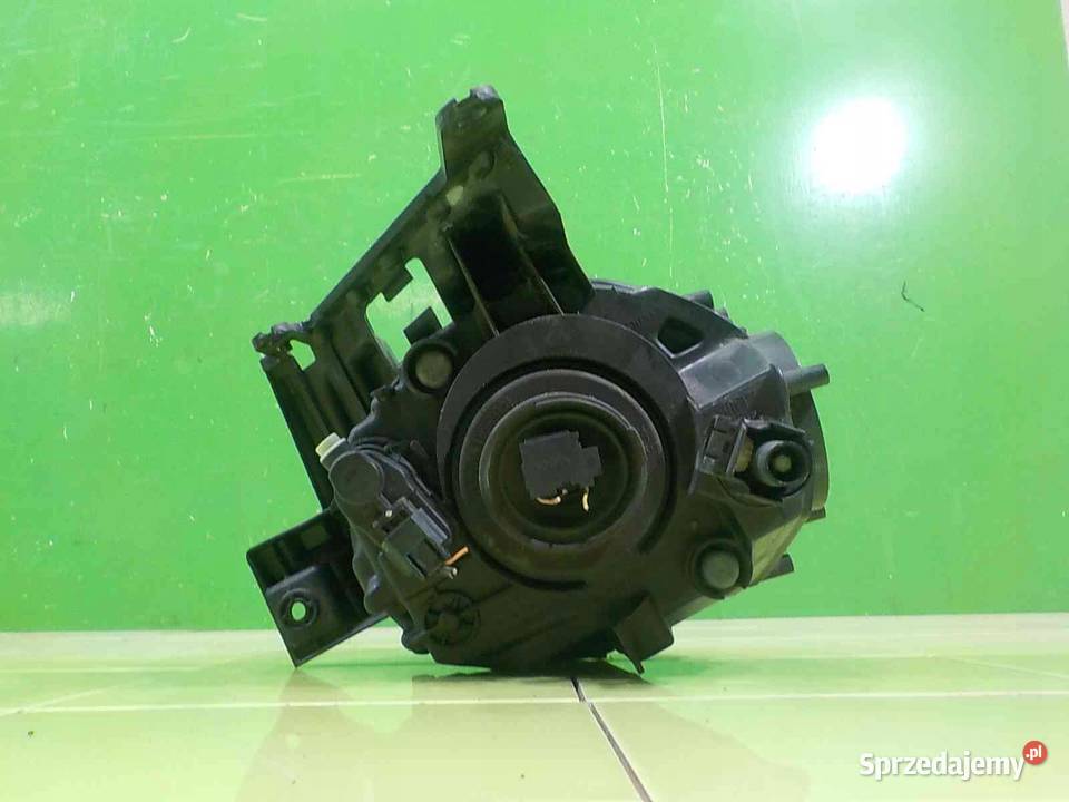 NISSAN JUKE F15 I 10r lampa prawa przod mazowieckie Suków sprzedam