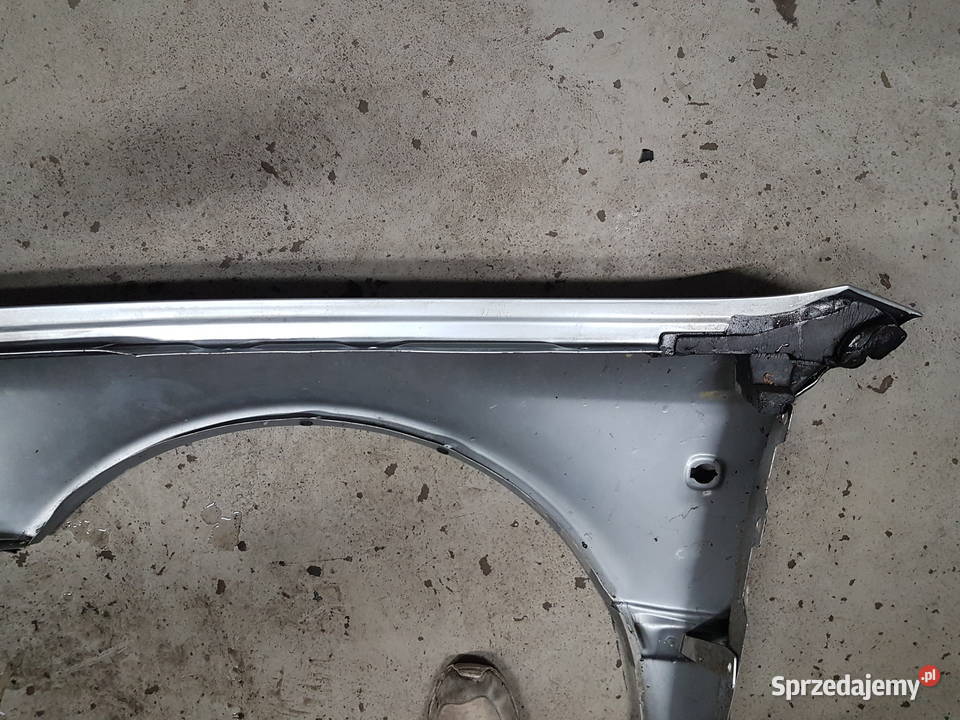 AUDI A8 D2 1997 1995 BLOTNIK PRZOD PRAWY SREBRNY Turek