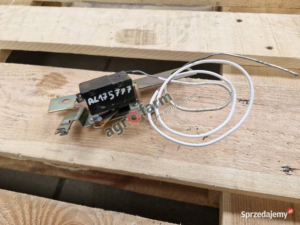 Włącznikczujnik temperatury John Deere 6820 6930 Byków