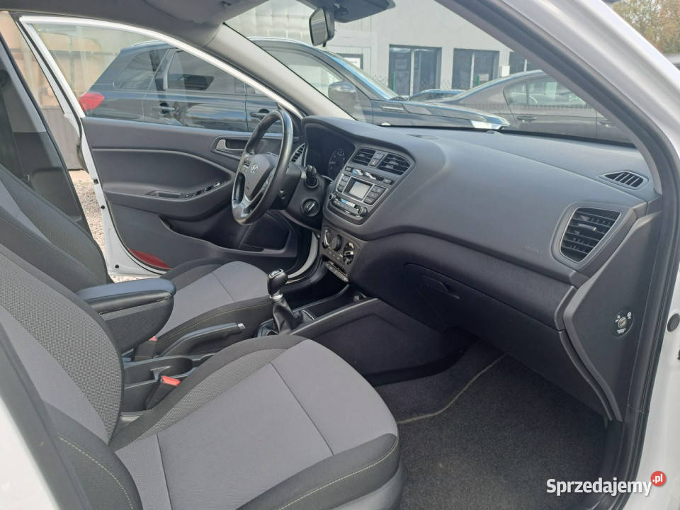 Hyundai i20 1718 SALON 100 bezwypadkowy Tempomat centralny zamek Warszawa