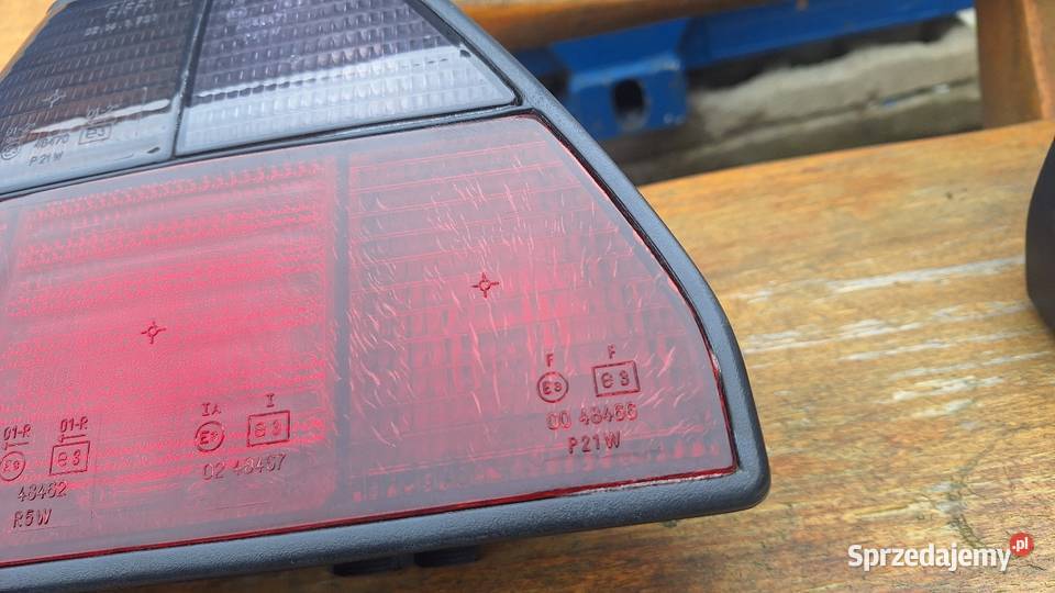 Lampy tył Fifft Fioletowo Czerwone Golf MK2 osobowe wielkopolskie Poznań