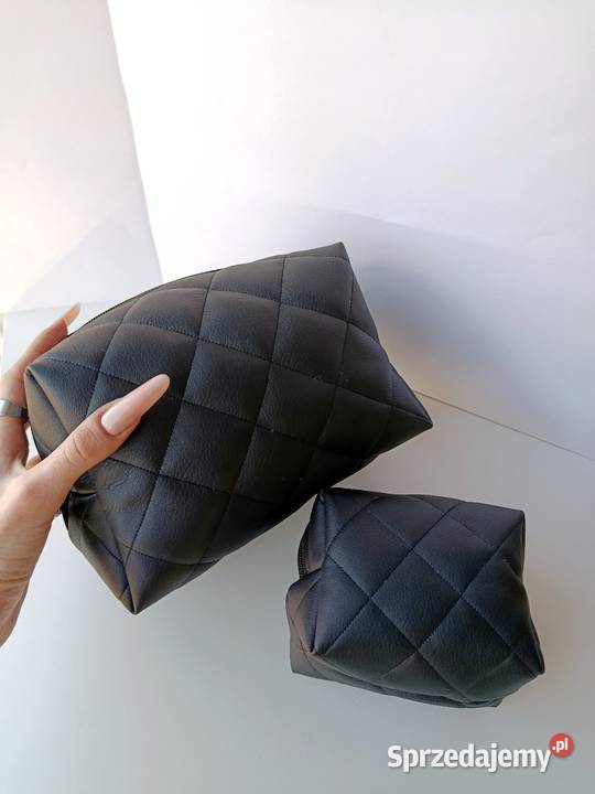 Kosmetyczka duża skórzana pikowana czarna zestaw Kosmetyczki i kuferki Konin sprzedam