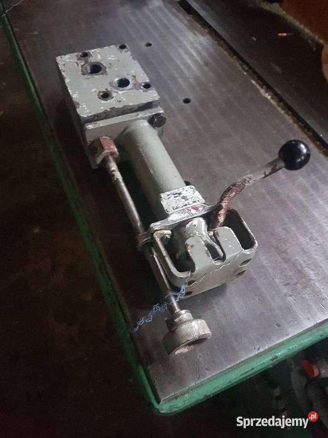 Rozdzielacz hydrauliczny do c330 Mójcza