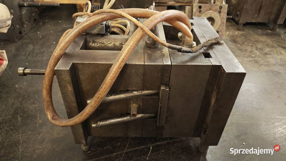 Forma wtryskowa na kubek dziecka i sitko na kran pomorskie Gdańsk