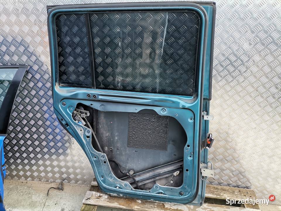 Drzwi Lewy Tył Volkswagen Touran osobowe Pogorzelec sprzedam