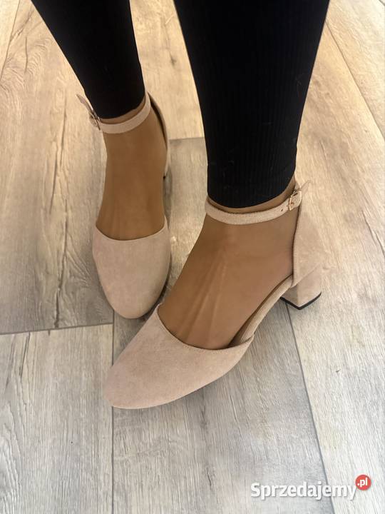 40 Beżowe baleriny wieczorowe z zapięciem Nowe Kraków