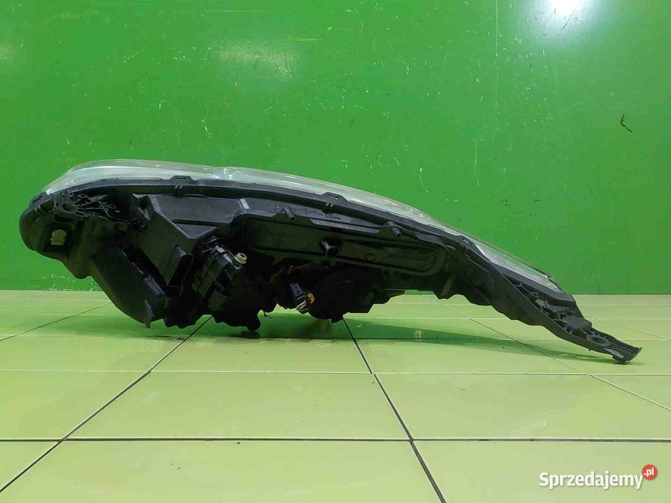 PEUGEOT 208 I 13r lampa prawa przod mazowieckie Suków