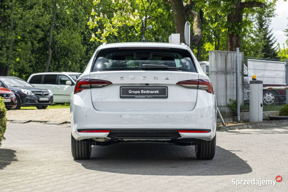 koda Octavia Combi Drive Selection 20 TDI 150 światła przeciwmgielne Samochody osobowe Łódź