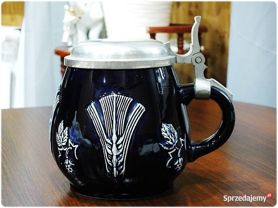 Kufel niemiecki z cynową pokrywką Sygnowany