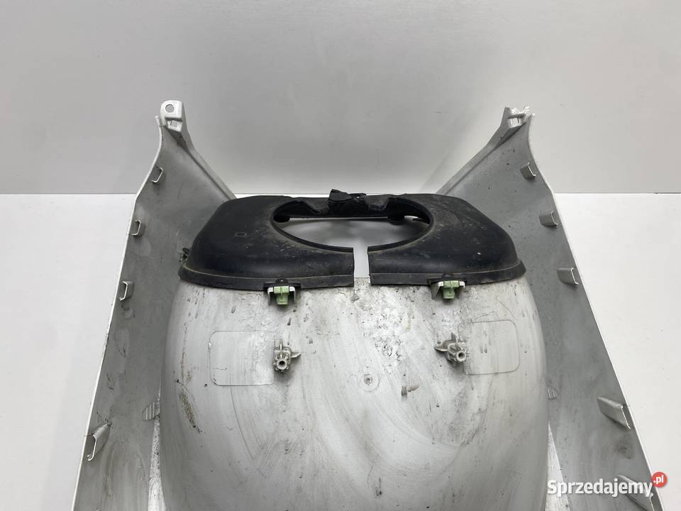 PEUGEOT KISBEE 50 CZACHA CZASZA DOLNA PŁUG Plastiki
