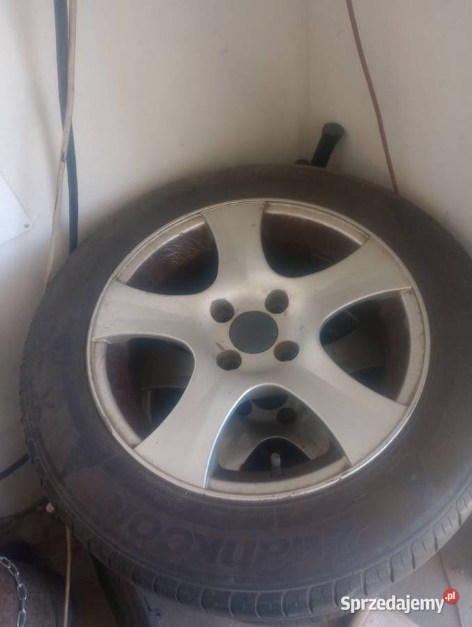 Alufelgi 15 4x100 z oponami Kamień