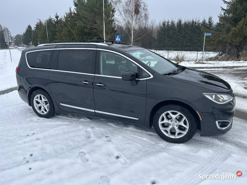Chrysler Pacifica Turing L plus 36 v6 z 2017r Turek