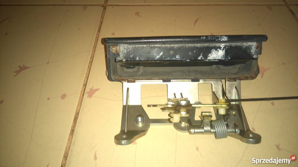 klamka tylnej klapy audi 80 b4 kombi avant