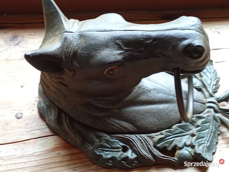 Żeliwne głowy konia Prusim
