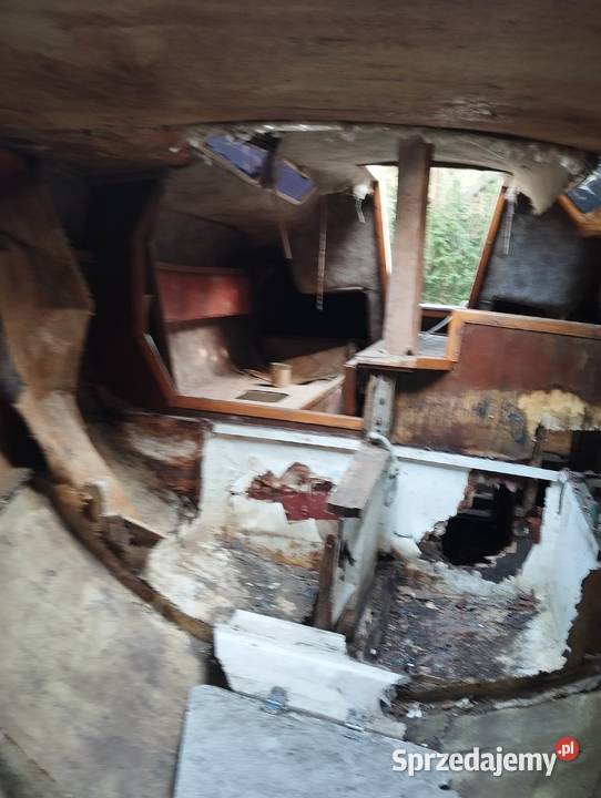 Kadłub Sasanki 620 przedłużanej z masztem i mazowieckie