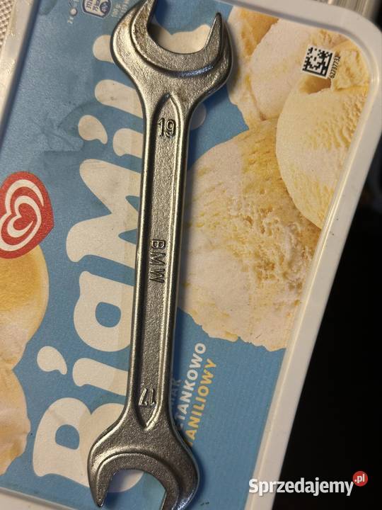 Klucze płaskie cechowane BMW mazowieckie Siedlce sprzedam