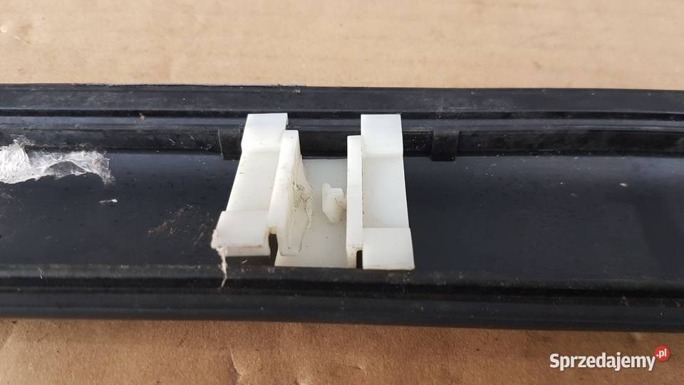 VW GOLF III 3 LISTWA BŁOTNIKA TYŁ TYLNA 3 DRZWI Listwy i nakładki