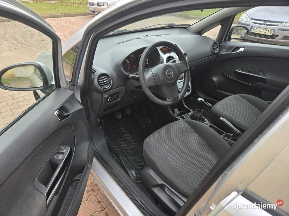 Opel Corsa 10 z gazem 2011 Łódź