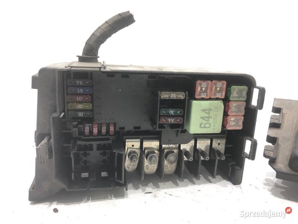 SKRZYNKA BEZPIECZNIKÓW SKODA RAPID 6C0937132C