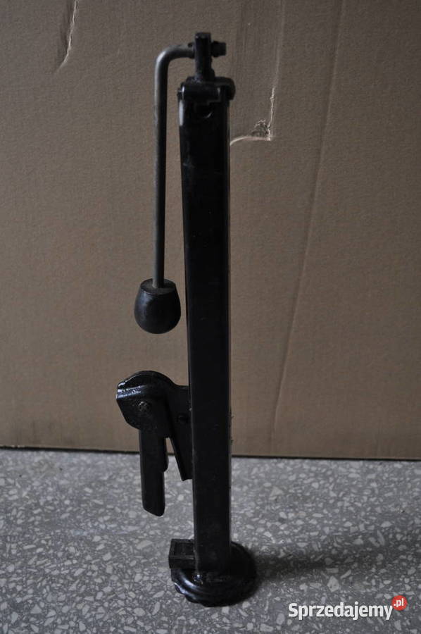 Maluch Fiat 126 Lewarek podnośnik Warszawa