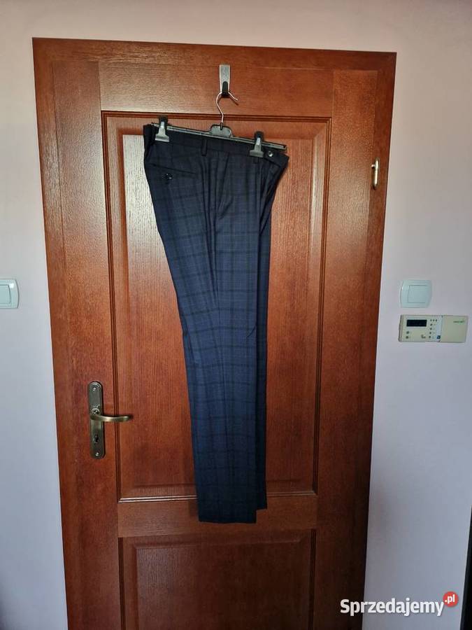 Nowy granatowy garnitur z metką na studniówkę Odzież wyjściowa małopolskie