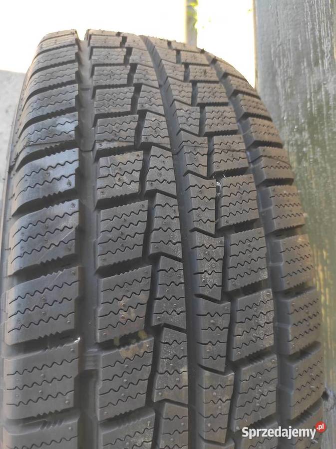 Opona Hankook Winter RW06 22570 R 15 nowa z Ostrowiec Świętokrzyski