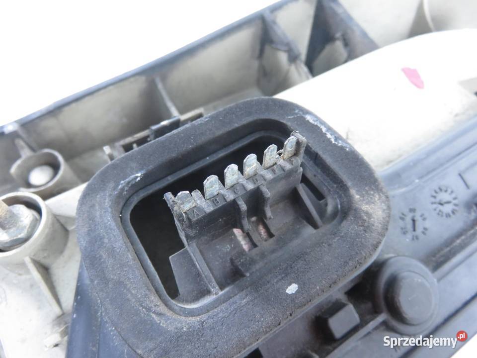 LAMPA LEWA TYLNA OPEL ZAFIRA A T98 osobowe