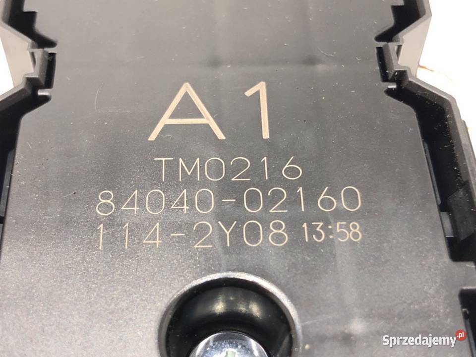 PRZEŁĄCZNIK SZYB TOYOTA COROLLA E21 8404002160