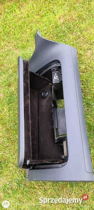 1K1857290 schowek strona pasażera VW Jetta Golf osobowe Lubin