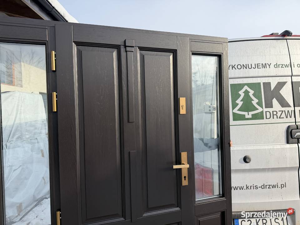 DRZWI ZEWNĘTRZNE z doświetlami wykonywane na Włocławek