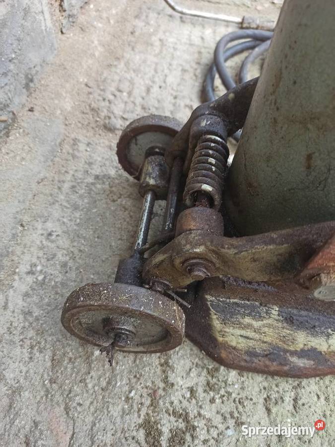 Stara duża towotnica nożna 80 stal żeliwo cięzka Smarownice Sulmierzyce sprzedam