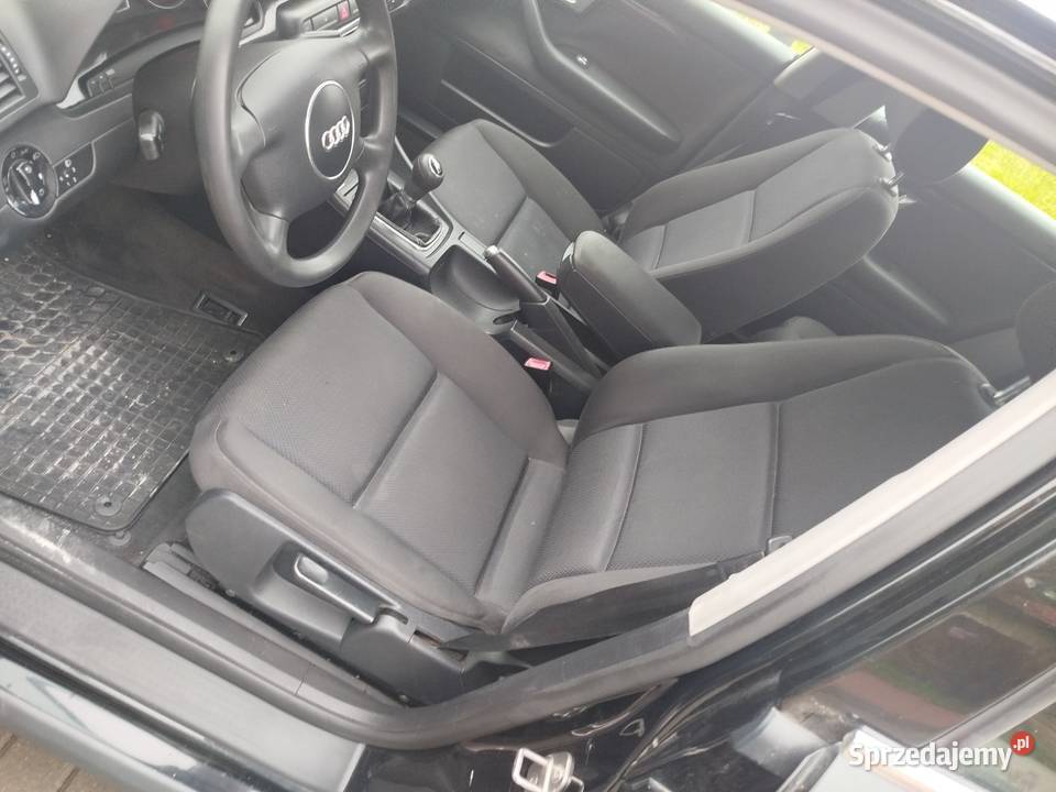 Audi A4 20b czarny Świdnik