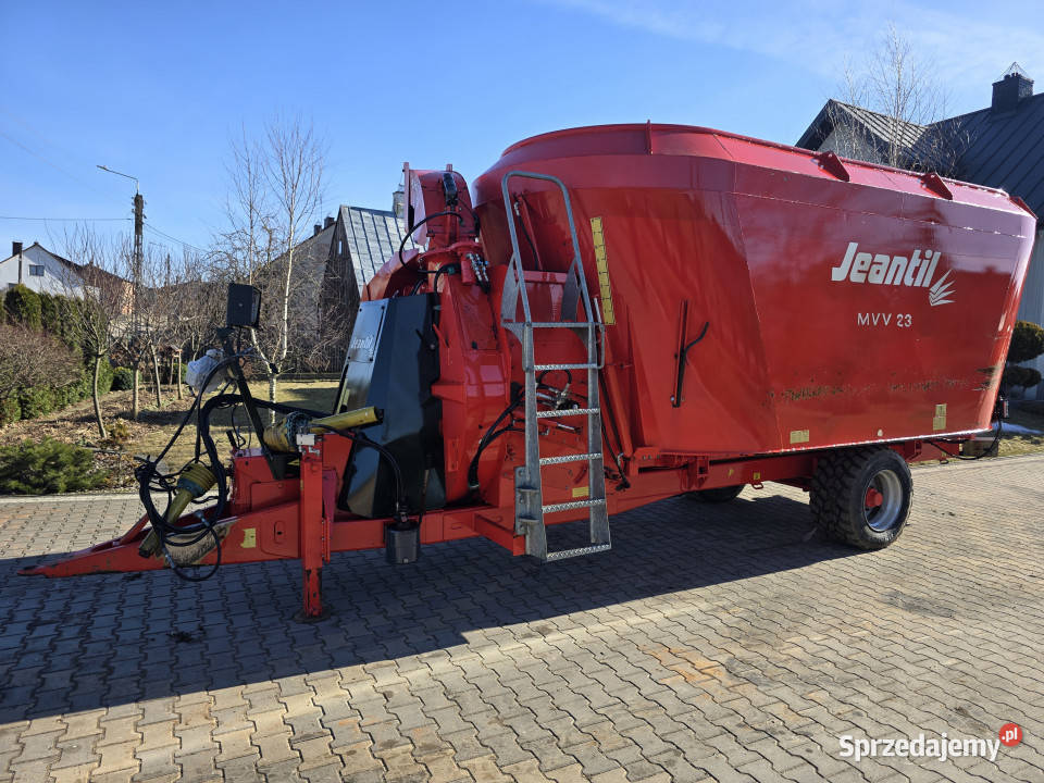 Wóz paszowy ze ścielarką JEANTIL MVV 23 m3 2012 podlaskie Wizna sprzedam