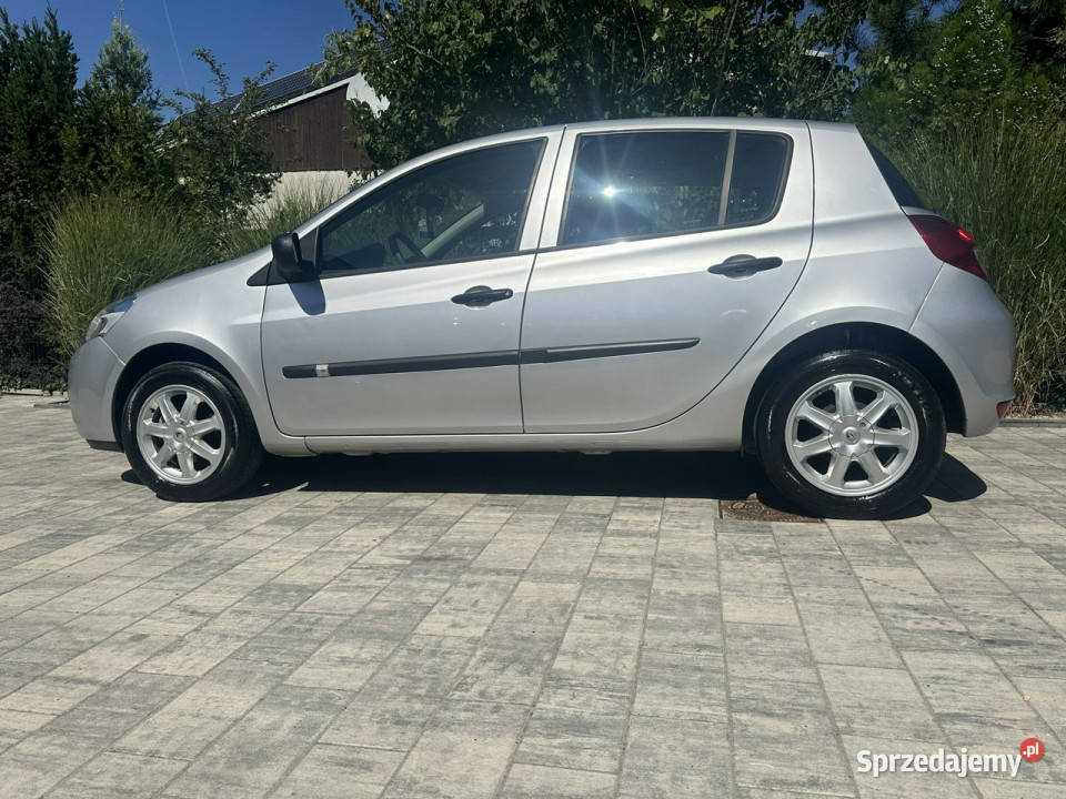 Renault Clio BEZWYPADKOWE Niski oryginalny wielkopolskie Poznań sprzedam