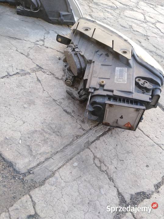 Lampy Passat b6 xenon ksenon EU kompletne Lampy przednie Pakosław sprzedam