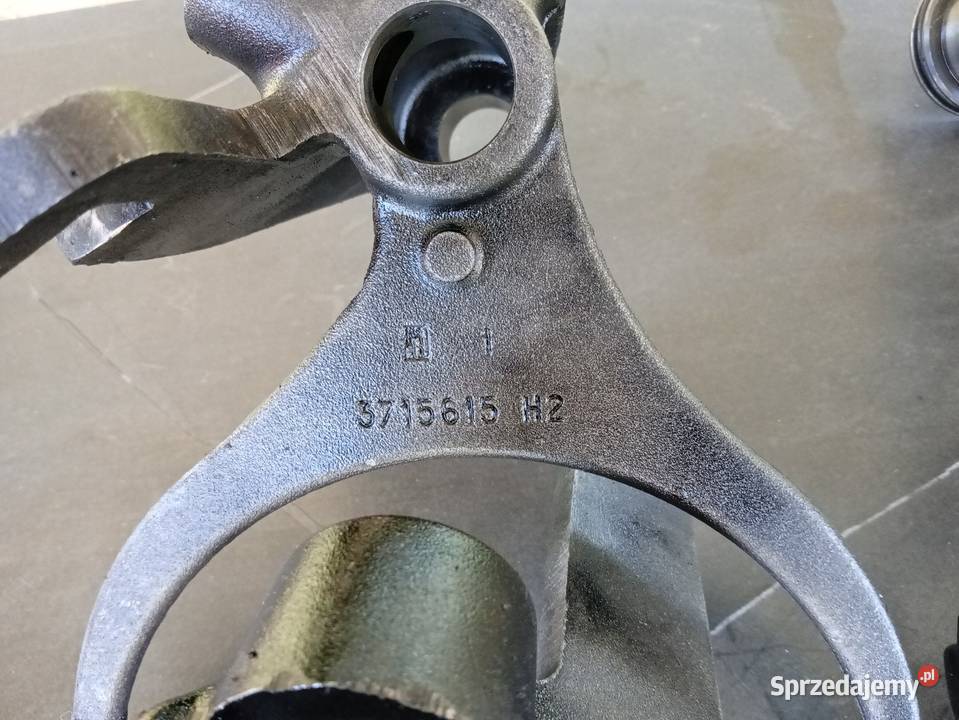 Widełka skrzyni biegów Massey Ferguson 6120 6130 Części i osprzęt rolniczy Olsztyn