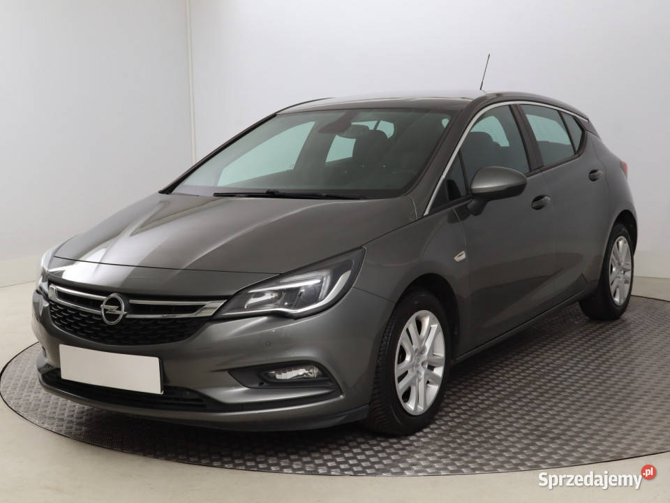 Opel Astra 14 T światła przeciwmgielne Astra Bielany Wrocławskie