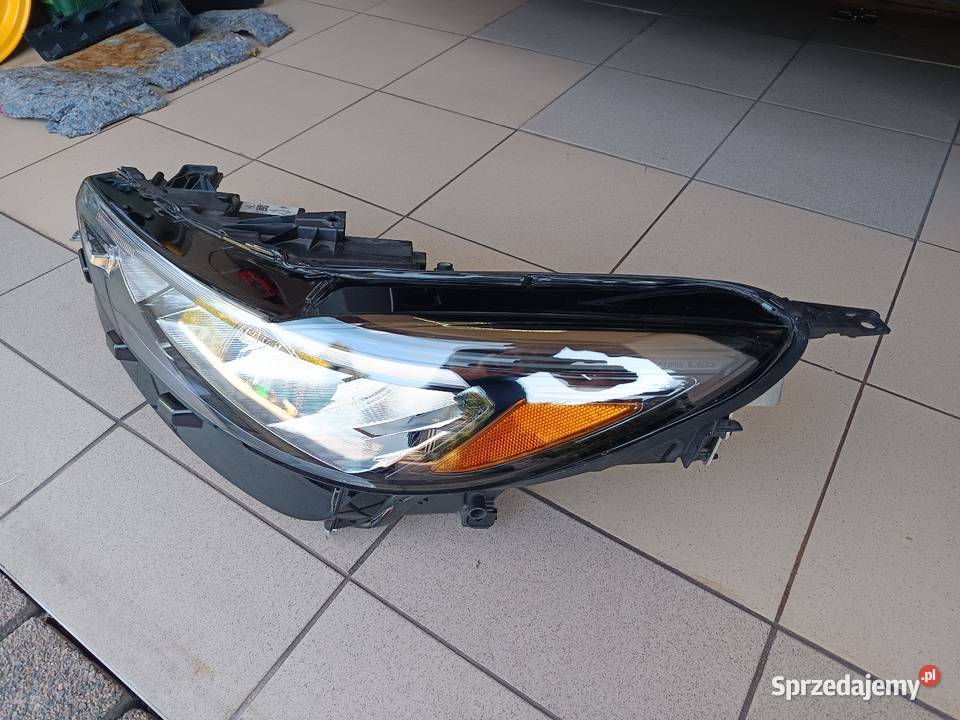 Ford Escape MK4 reflektory przednie USA Kuga mk3 Nowa Wieś