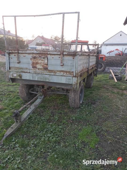 Rozrzutnik obornika dwuosiowy nieuszkodzony Rozrzutniki obornika Zamość