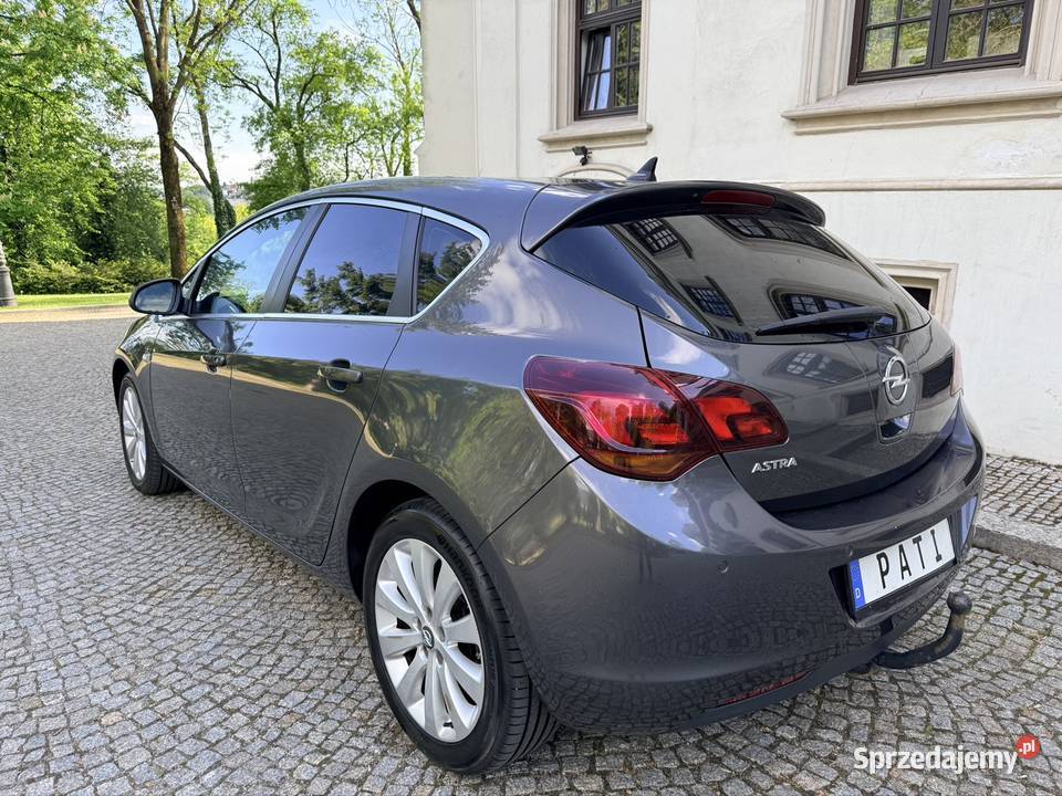 Opel Astra J 16 Benzyna 115 Świeżo sprowadzony z benzyna Astra