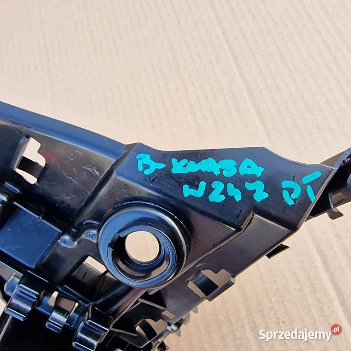 MERCEDES W247 GLA ŚLIZG ZDERZAKA PRAWY TYŁ osobowe Bieleń