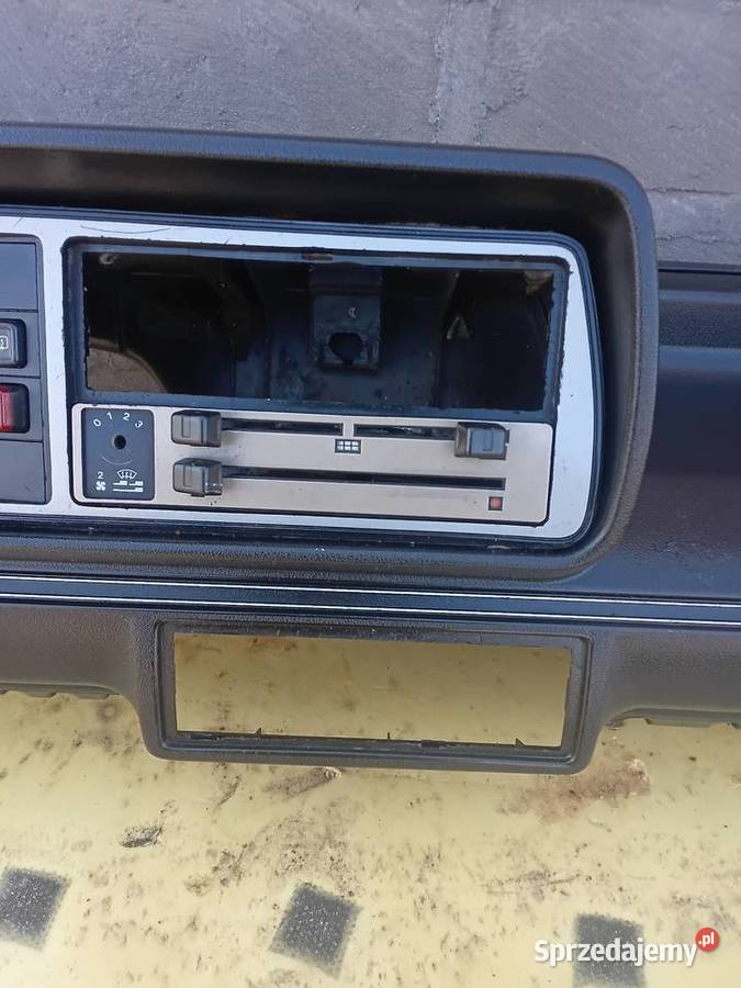 Golf 1 deska rozdzielcza liczniki Rok produkcji 1982 Milejewo